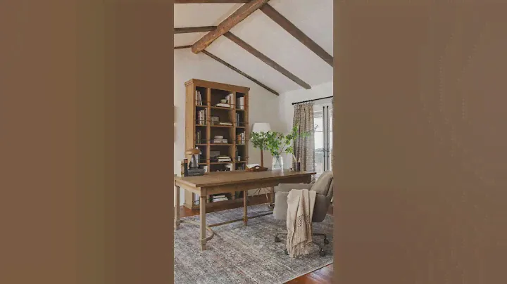 Building a space for productivity and creativity ✨ #homeoffice #interiorstyling #homedecor