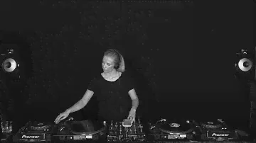 AMBER - Dark Series October 2017