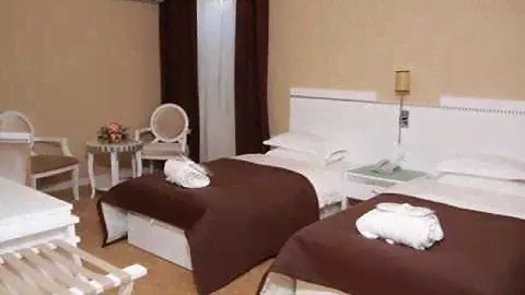 Amber Hotel Video