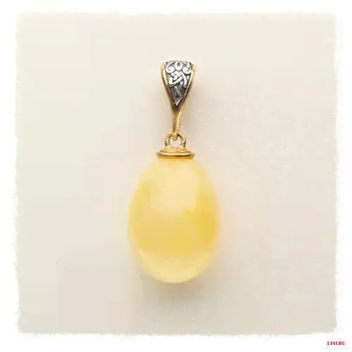 Миниатюрная янтарная подвеска в серебре DREVO AMBER
