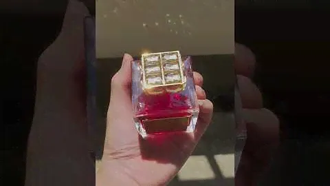 roja amber aoud dưới ánh nắng Mặt Trời